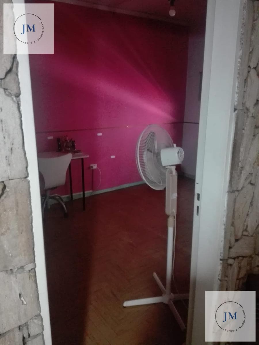 6-Bedroom House in Mataderos