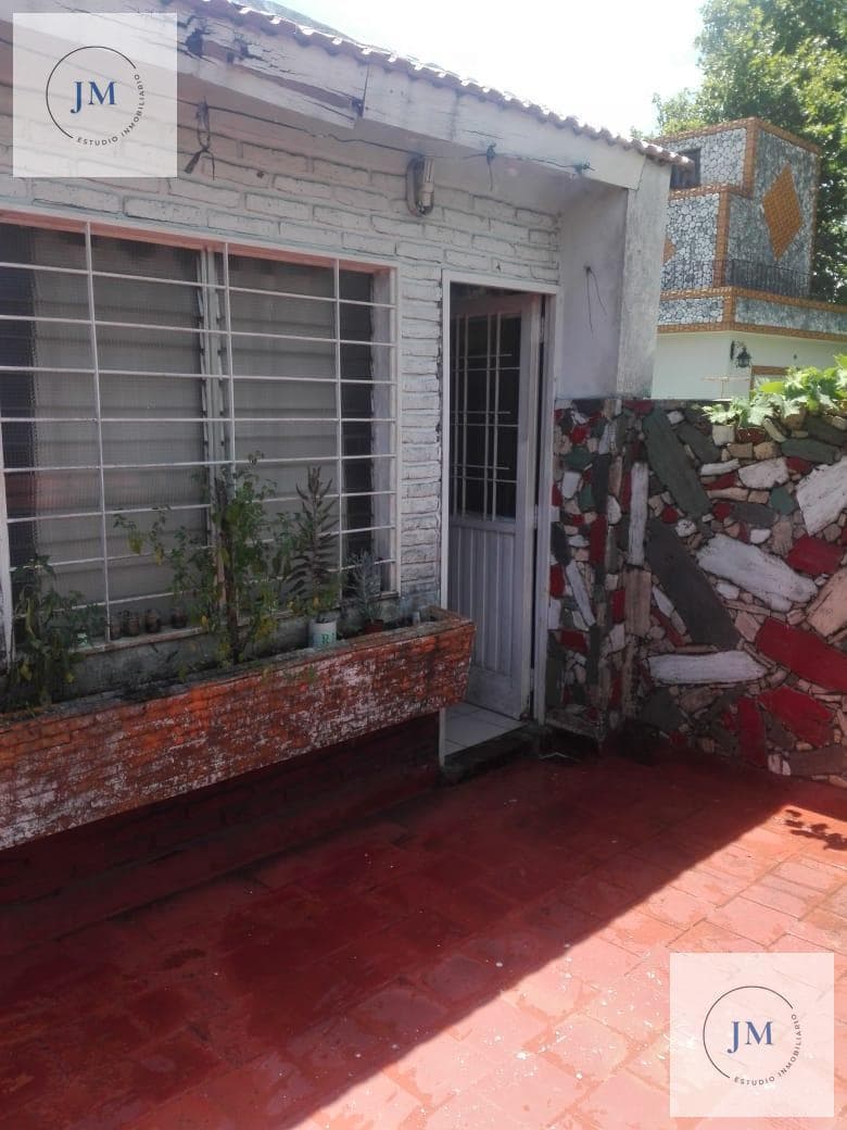 6-Bedroom House in Mataderos