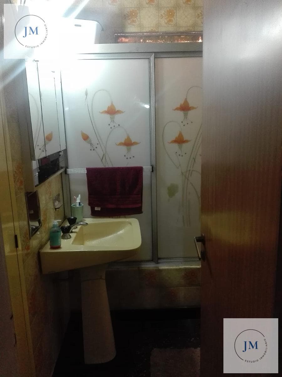 6-Bedroom House in Mataderos