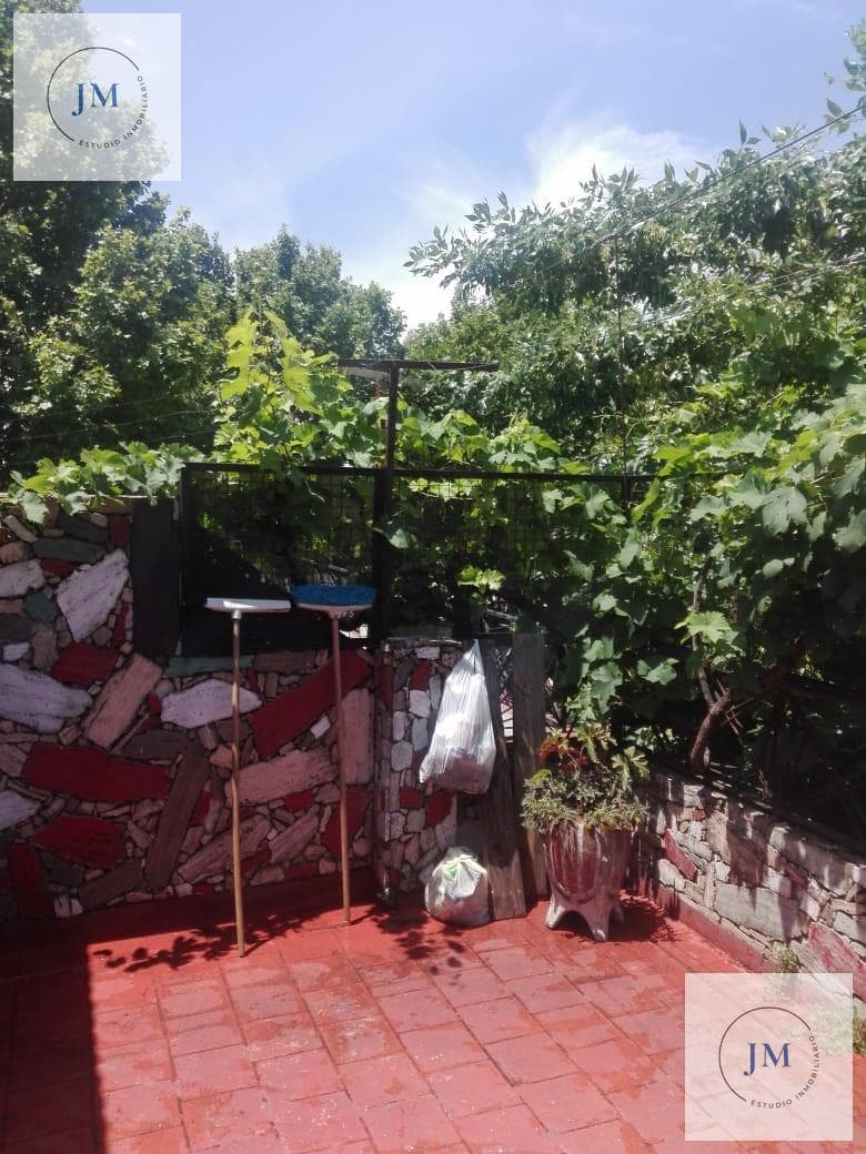 6-Bedroom House in Mataderos