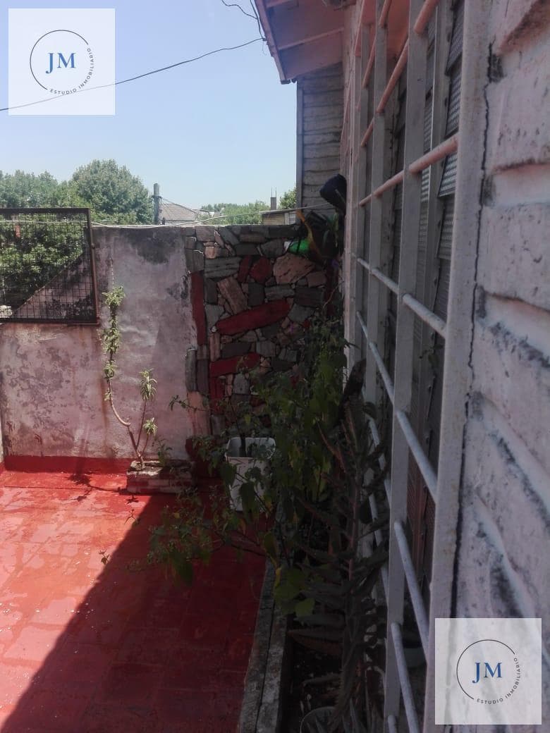 6-Bedroom House in Mataderos