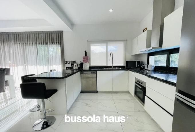 House for sale: 3 bedrooms, inner lot with boat slip in Vila Marina 1