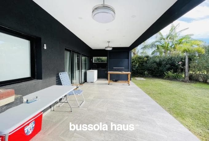 House for sale: 3 bedrooms, inner lot with boat slip in Vila Marina 1