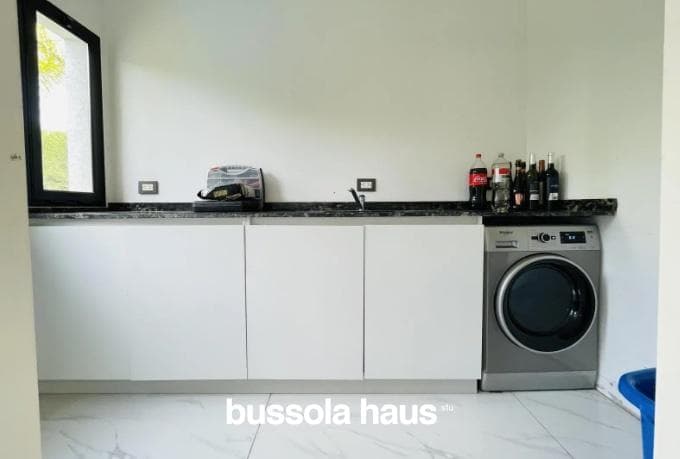 House for sale: 3 bedrooms, inner lot with boat slip in Vila Marina 1