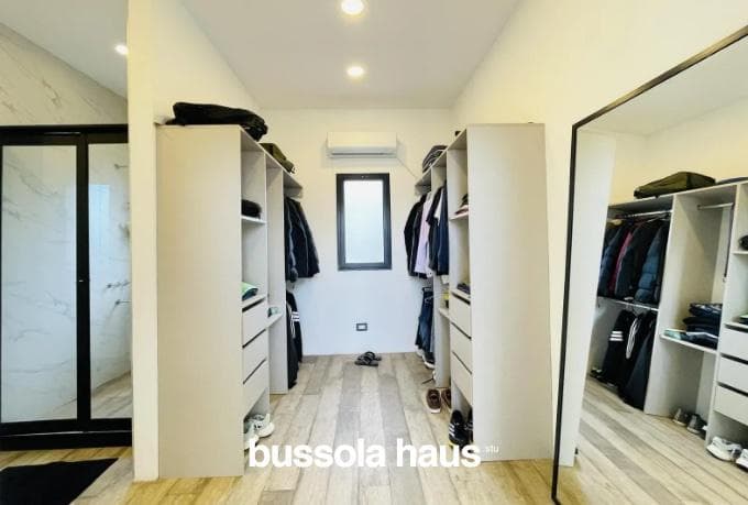 House for sale: 3 bedrooms, inner lot with boat slip in Vila Marina 1
