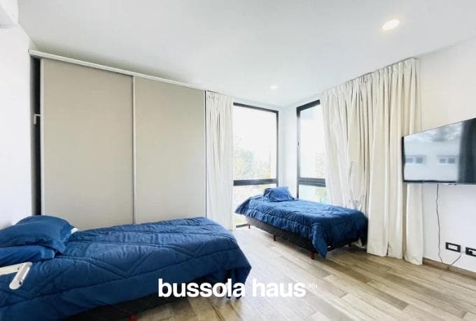 House for sale: 3 bedrooms, inner lot with boat slip in Vila Marina 1