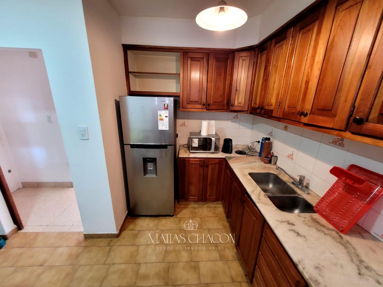 3-room apartment facing the street with a full view of Plaza Colón