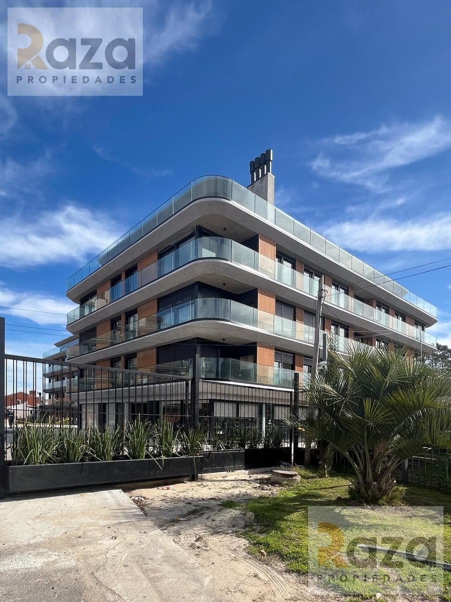 3-Bedroom Apartment for Sale in Barra de Carrasco