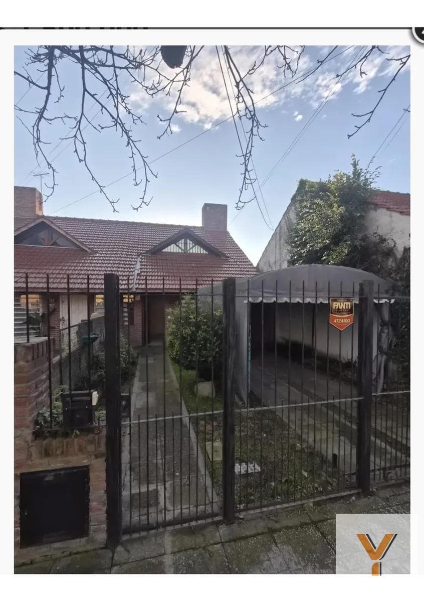 House for Rent - 3 Bedrooms, 2 Bathrooms - 120 m² - Mar del Plata