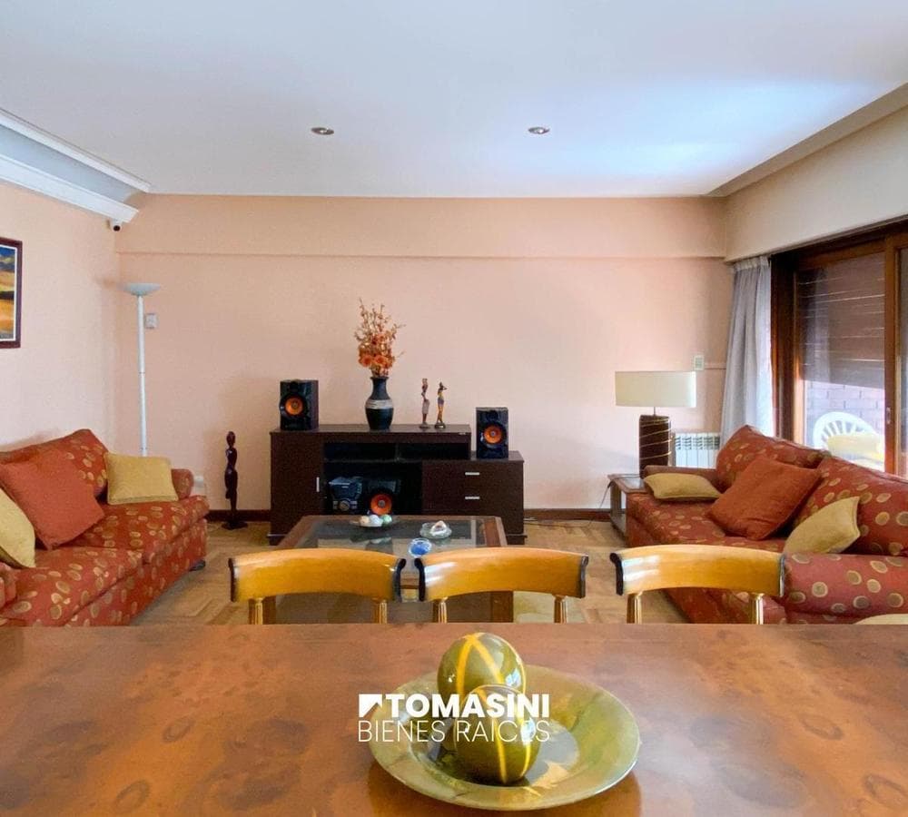 4-ROOM APARTMENT WITH A MAID'S QUARTERS, 2 PARKING SPACES, AND A STORAGE ROOM.