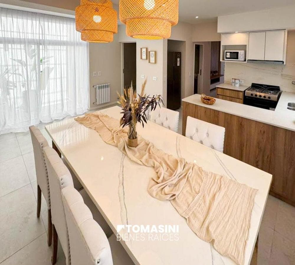 5-ROOM TOWNHOUSE IN A CONDOMINIUM WITH GARAGE + BARBECUE