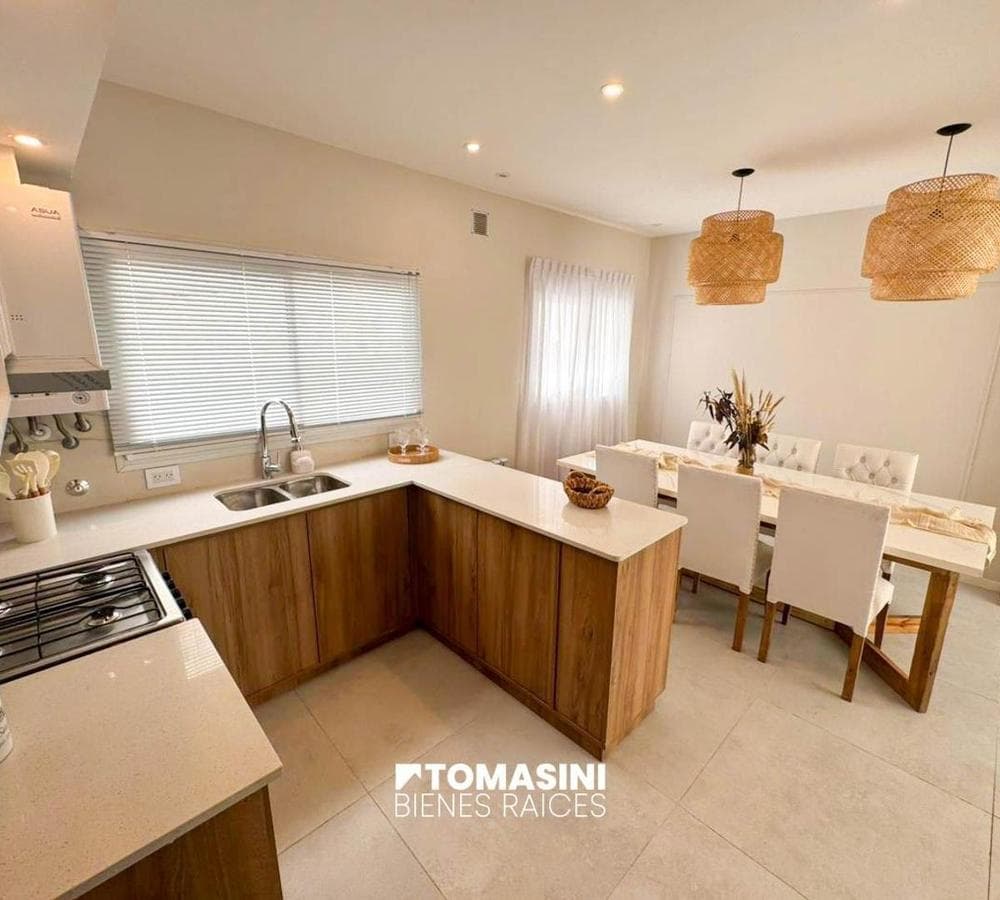 5-ROOM TOWNHOUSE IN A CONDOMINIUM WITH GARAGE + BARBECUE
