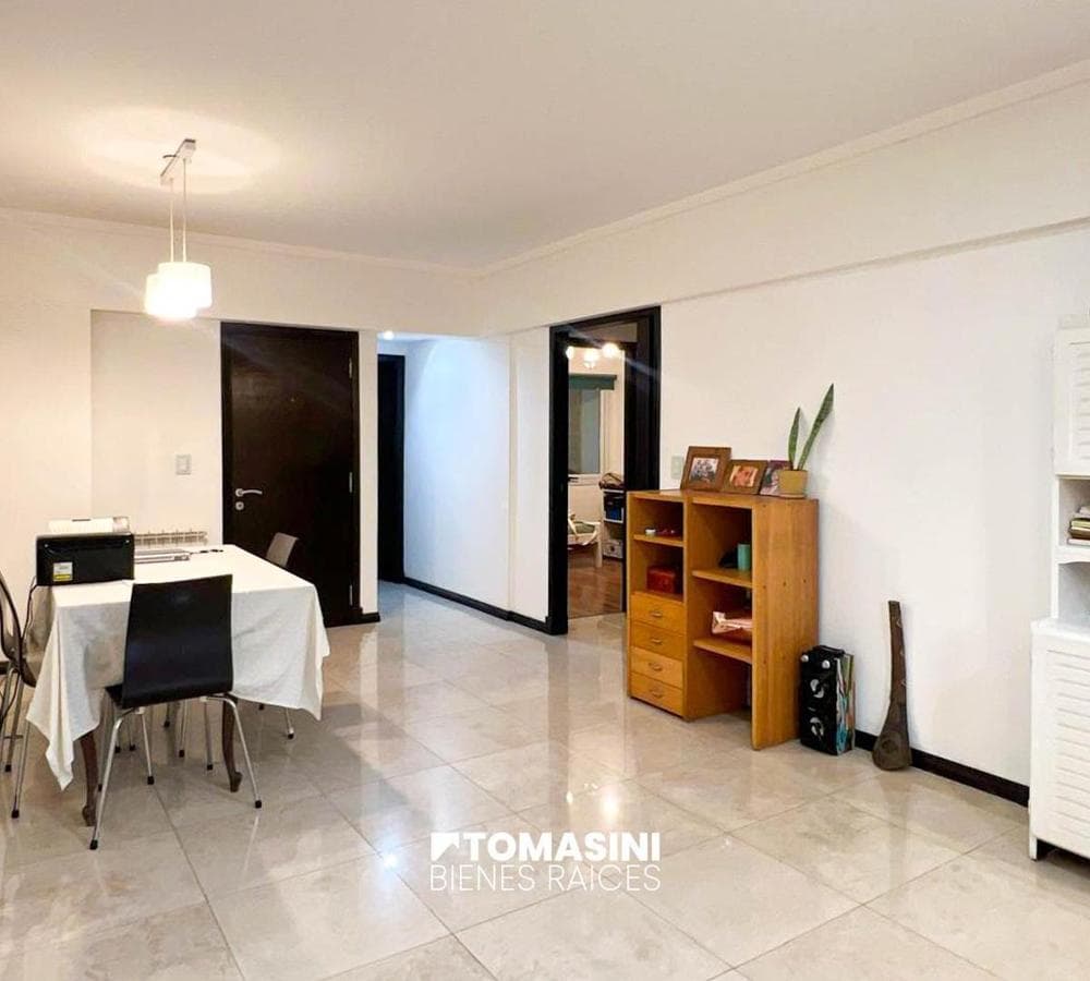 3-ROOM APARTMENT FACING THE STREET WITH A GARAGE