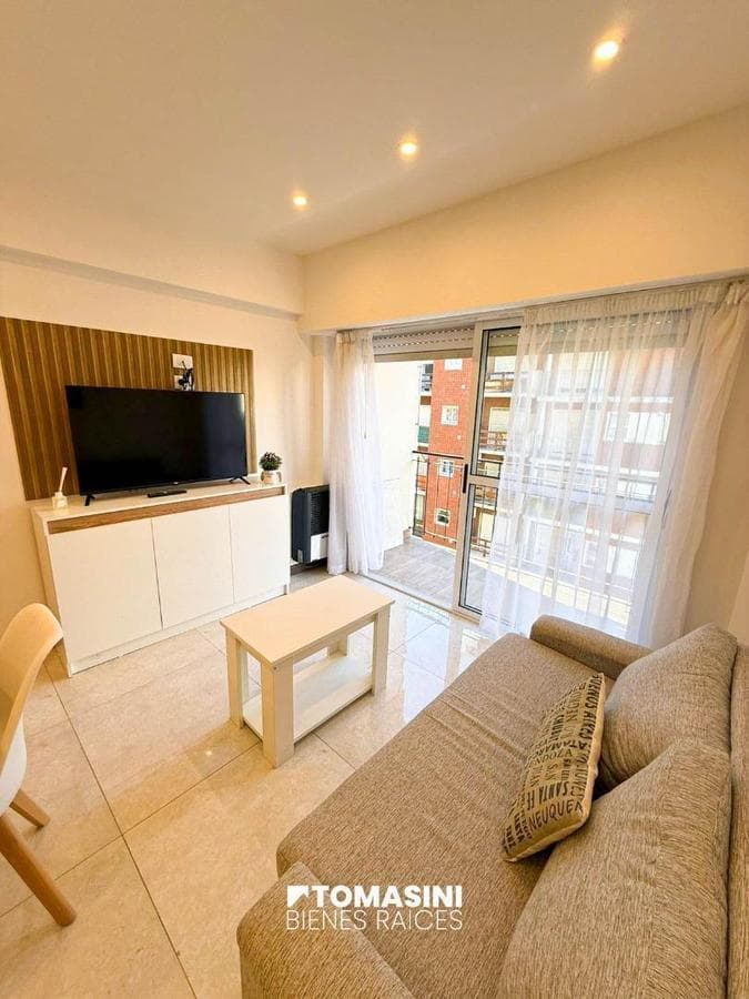 3-ROOM APARTMENT FACING THE STREET WITH A CONTINUOUS BALCONY