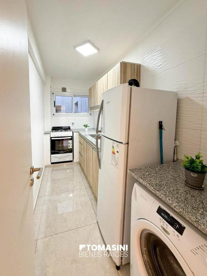 3-ROOM APARTMENT FACING THE STREET WITH A CONTINUOUS BALCONY