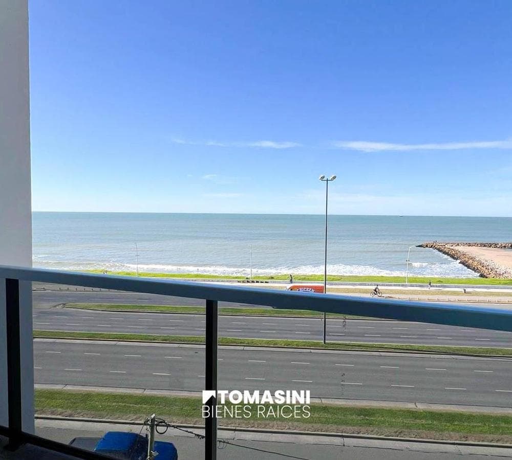 3-ROOM APARTMENT FACING THE STREET WITH A VIEW OF THE OCEAN