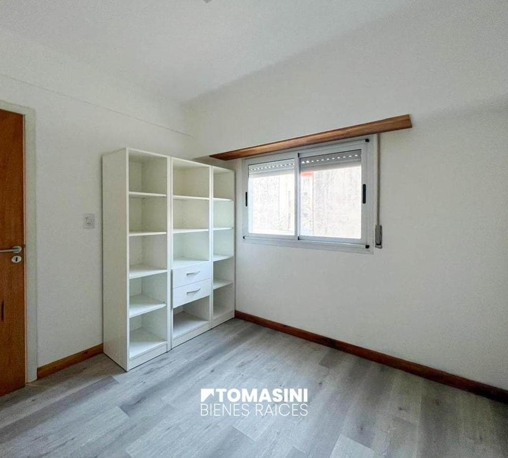 VERY BRIGHT 2-ROOM APARTMENT