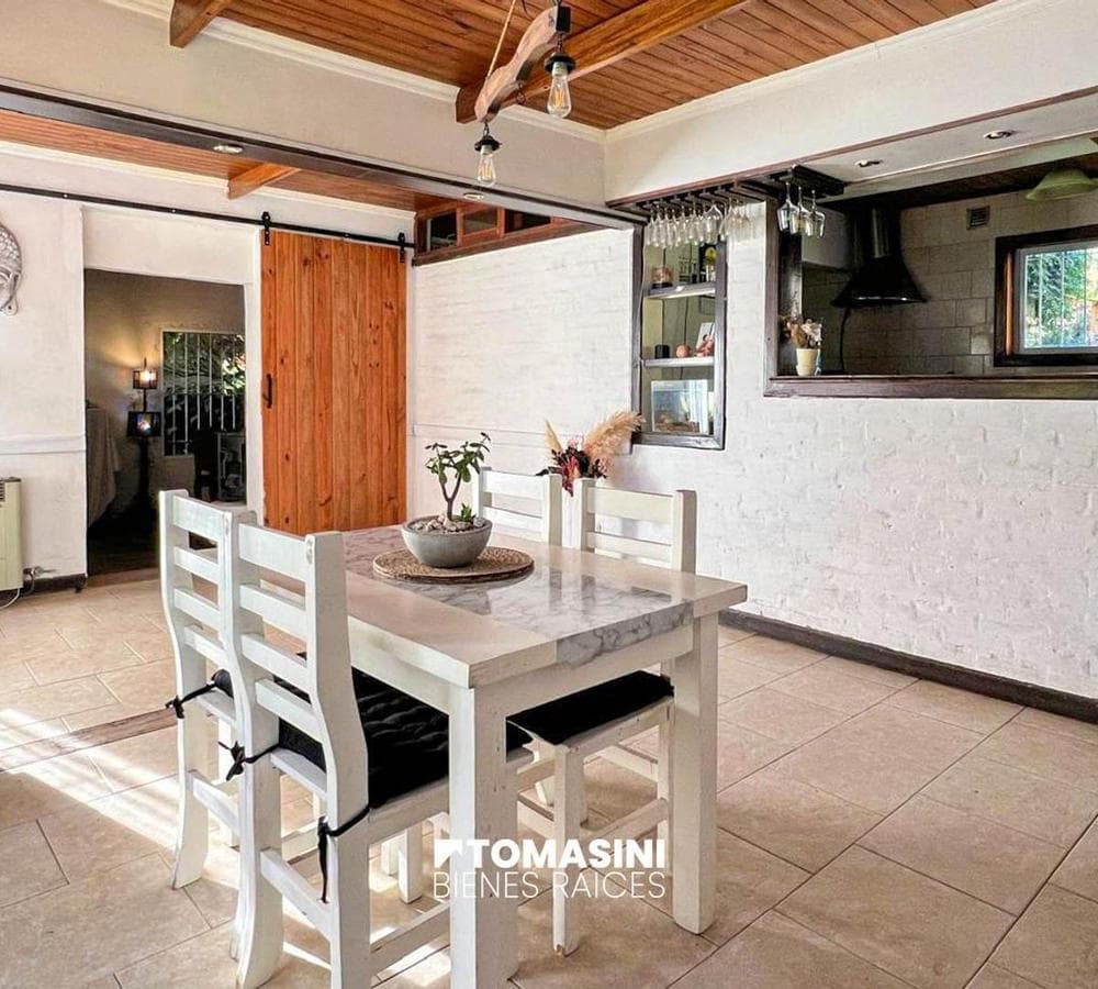 3-ROOM HOUSE WITH A GARDEN, GARAGE, AND BARBECUE
