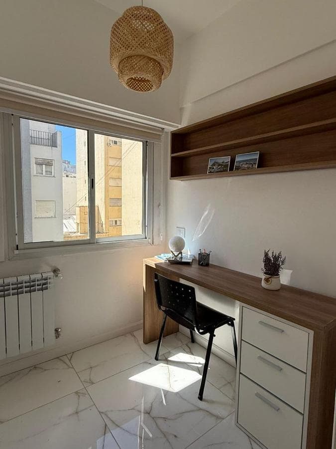3-ROOM APARTMENT FACING THE STREET WITH A LARGE WINDOW