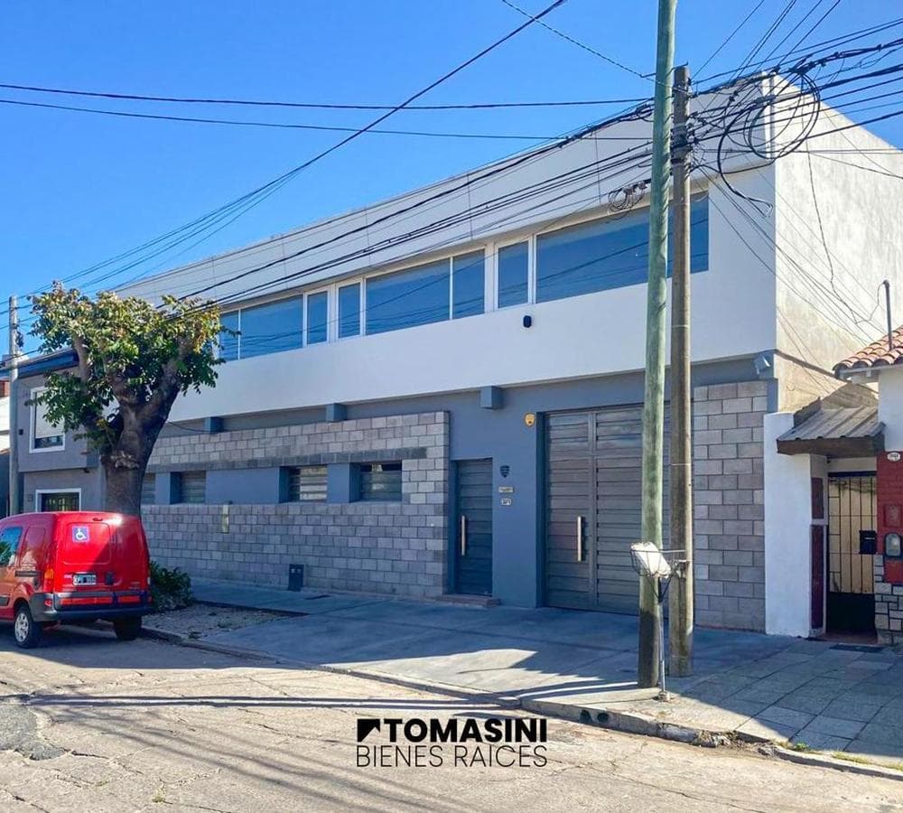 OFFICE + WAREHOUSE SPANNING TWO LOTS