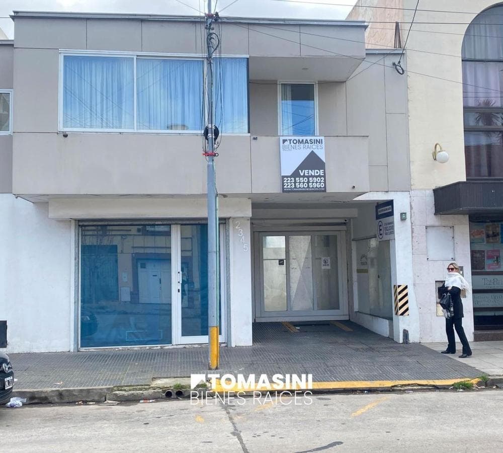 TWO 2-ROOM APARTMENTS + COMMERCIAL SPACE AND PARKING SPACES