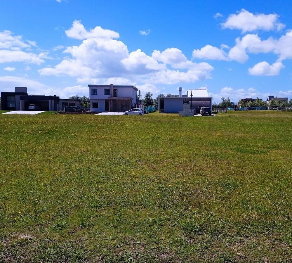 LAND IN THE DEVELOPER PARK NEIGHBORHOOD, BIO 2 SECTOR