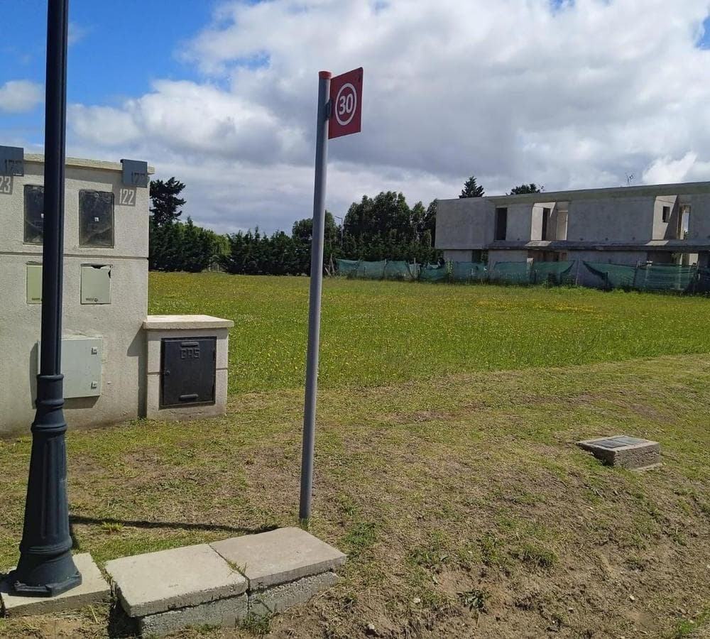 LAND IN THE DEVELOPER PARK NEIGHBORHOOD, BIO 2 SECTOR