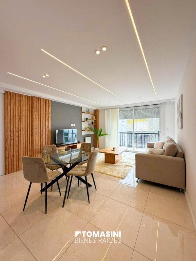 3-ROOM APARTMENT FACING THE STREET WITH A PROJECTING BALCONY