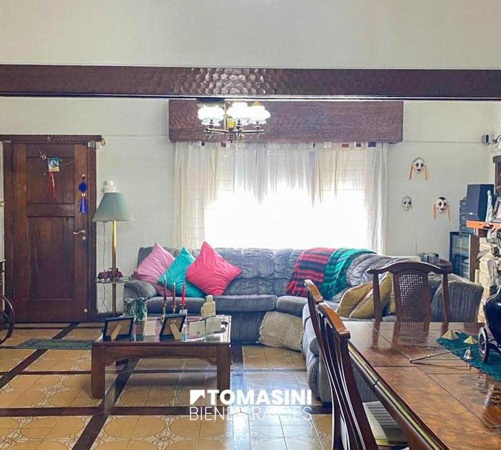 4-ROOM VILLA WITH GARAGE, BARBECUE, AND APARTMENT