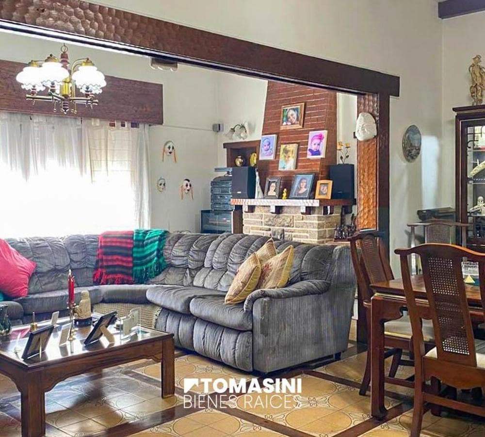 4-ROOM VILLA WITH GARAGE, BARBECUE, AND APARTMENT