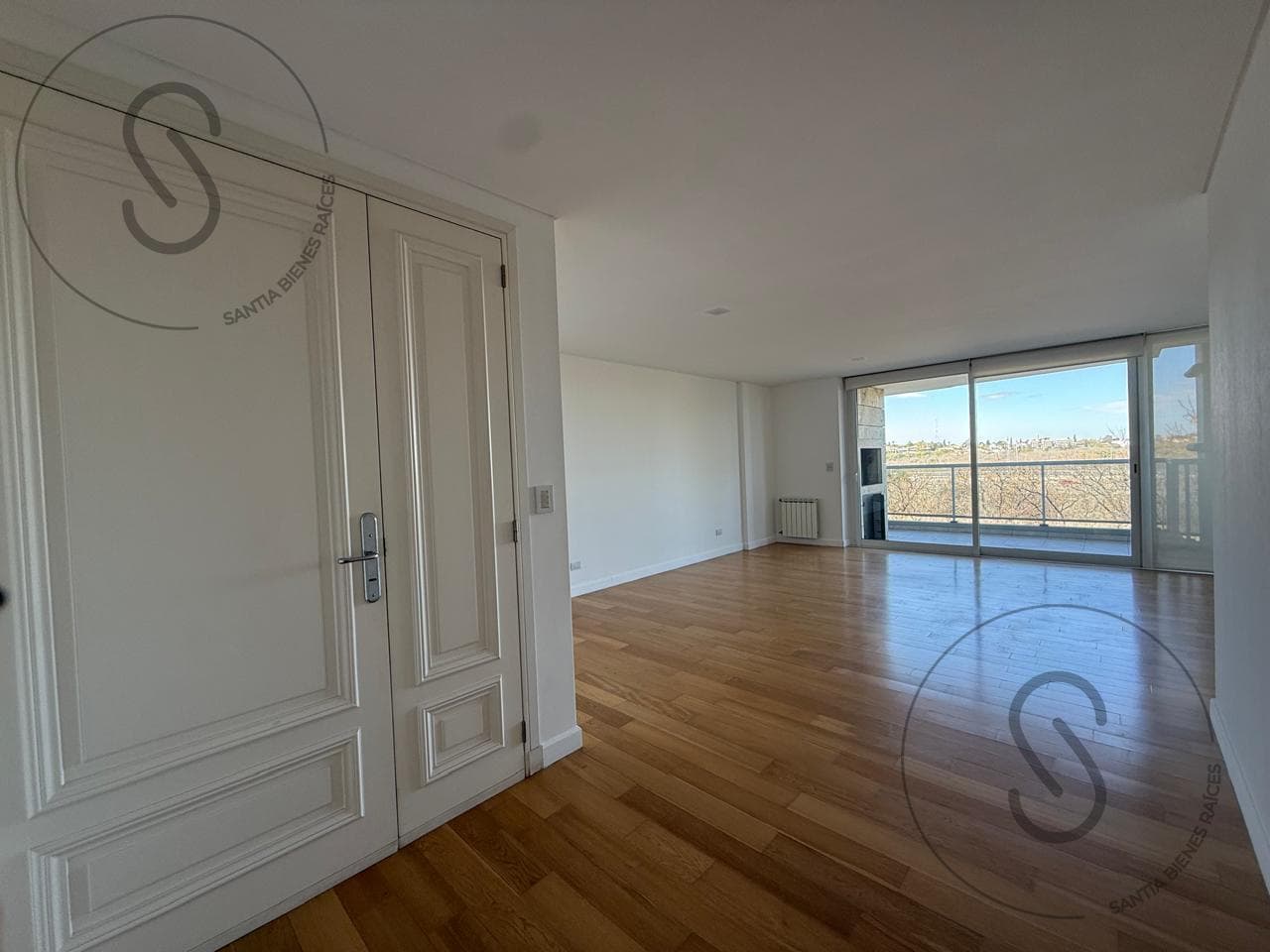 2-BEDROOM APARTMENT FOR RENT IN CHATEAU VILLAGE