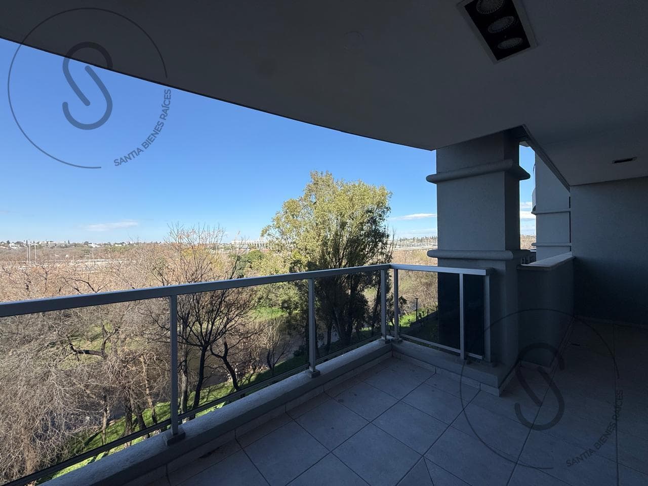 2-BEDROOM APARTMENT FOR RENT IN CHATEAU VILLAGE