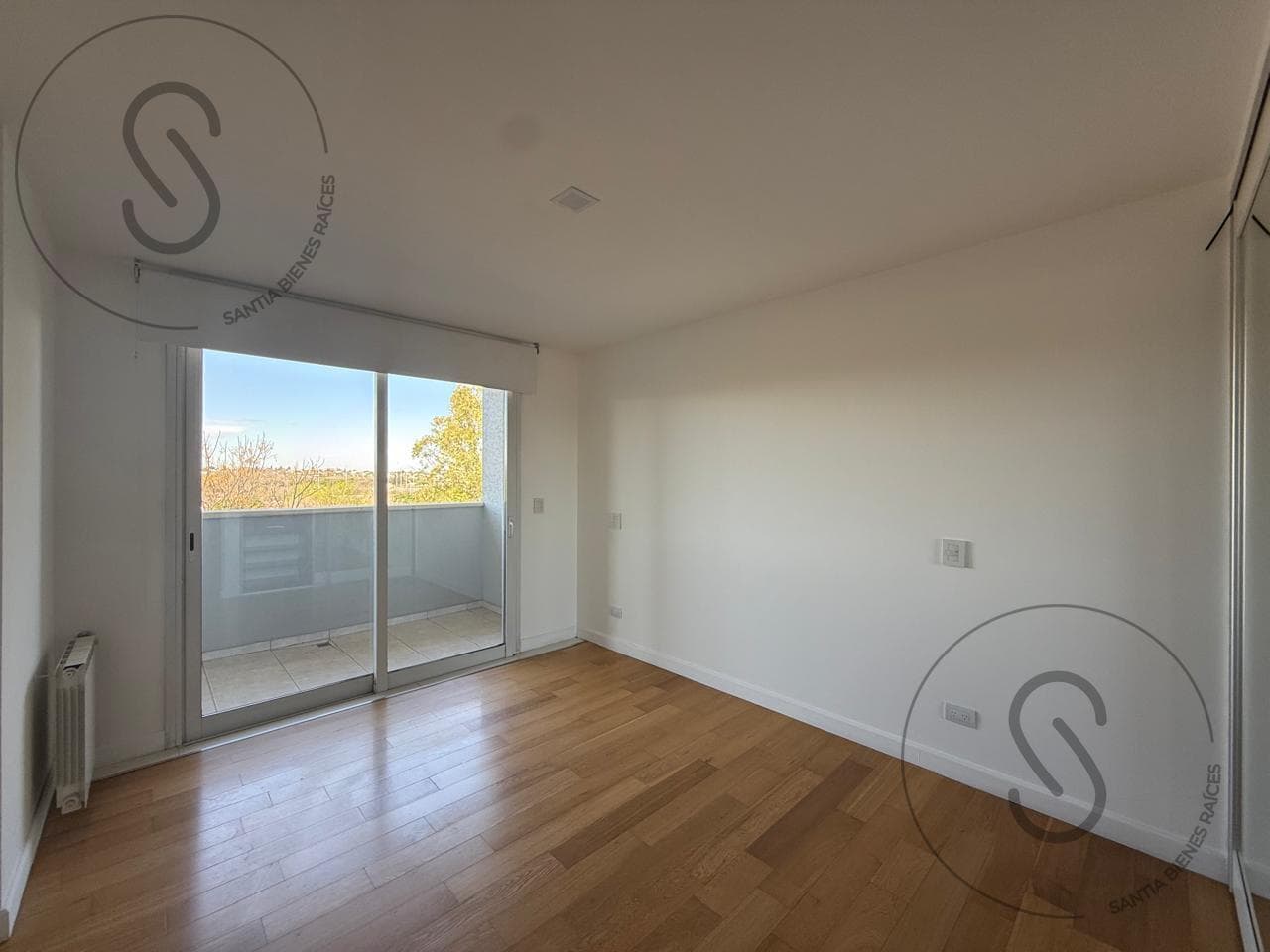 2-BEDROOM APARTMENT FOR RENT IN CHATEAU VILLAGE