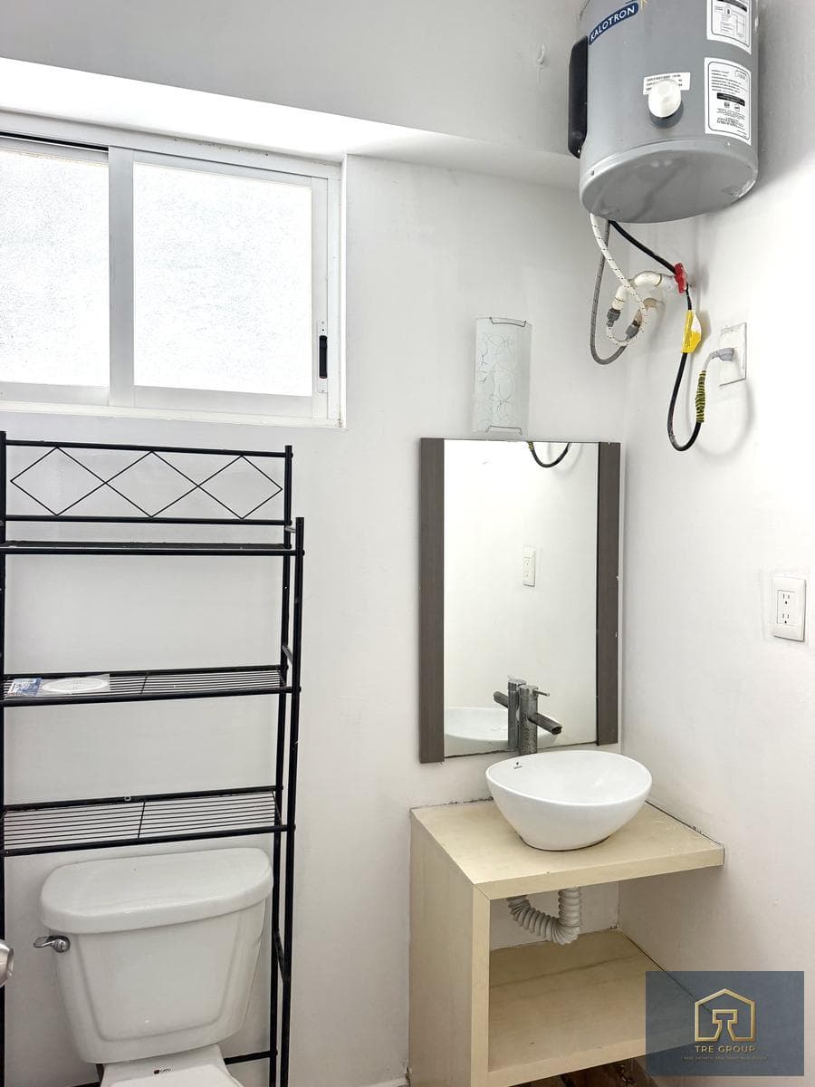 COMFORTABLE STUDIO APARTMENT FOR RENT WITH A PATIO