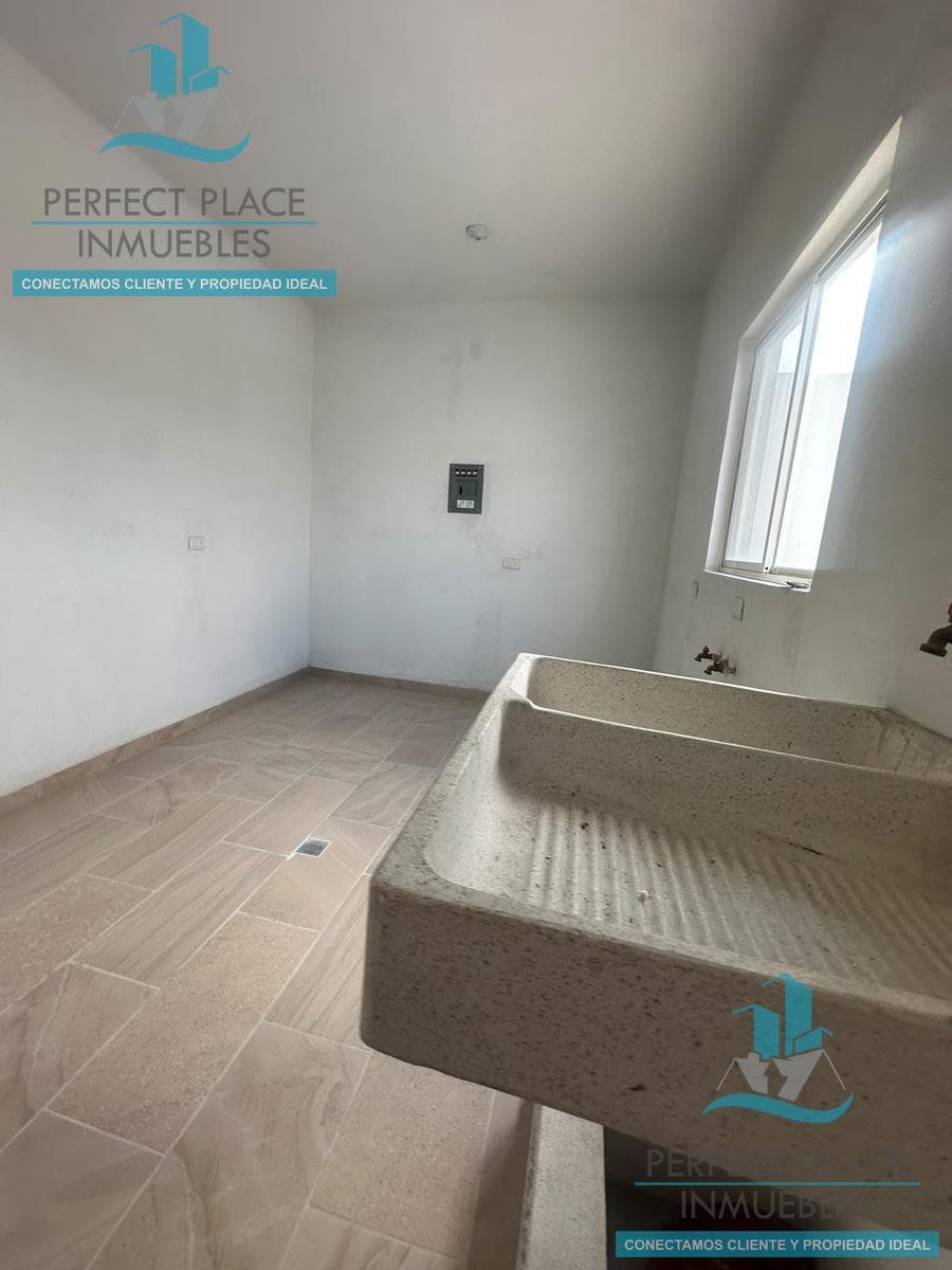 HOUSE FOR SALE IN LA ENCOMIENDA, VENDIMIA AREA