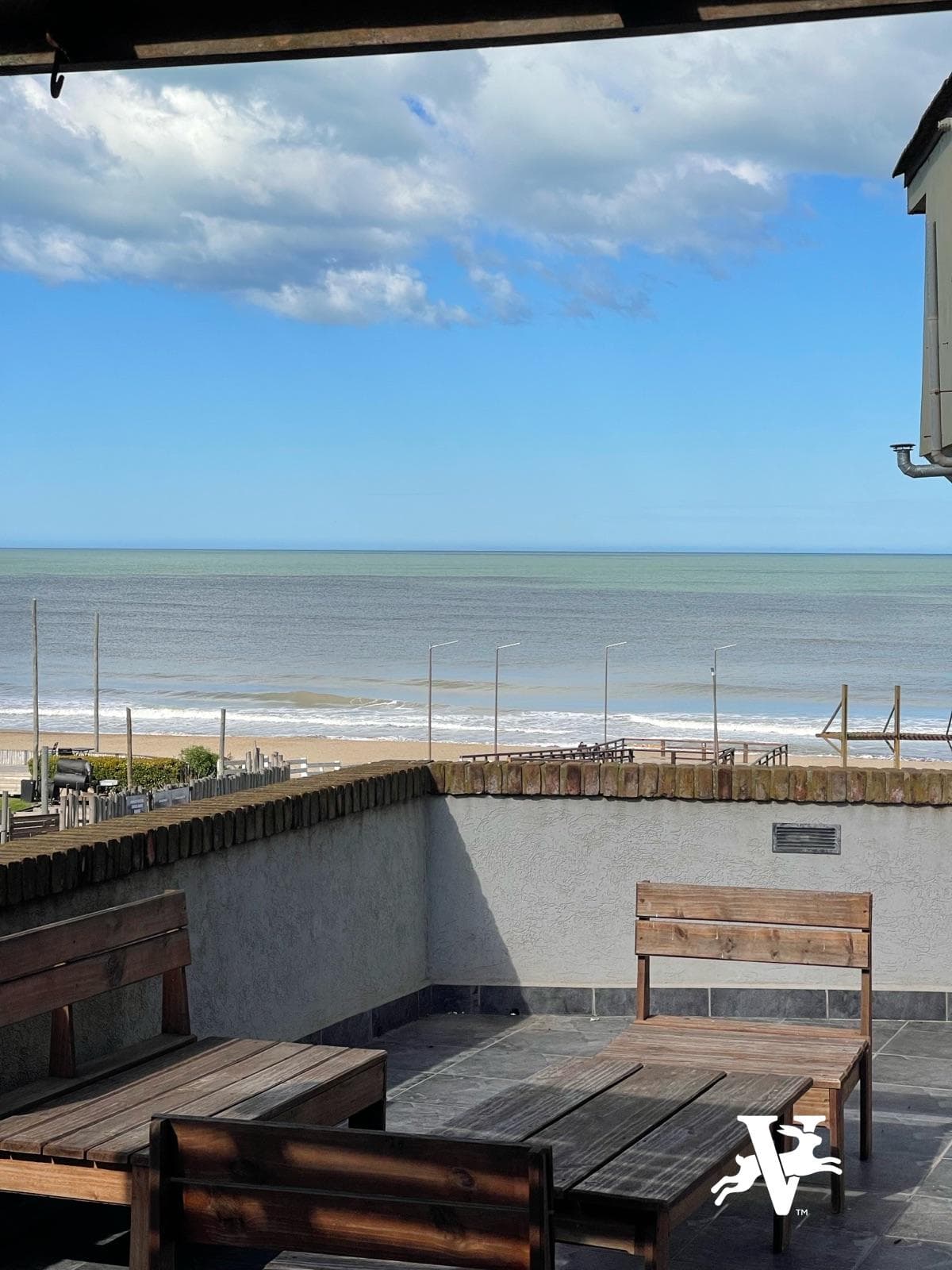 APARTMENT FOR SALE WITH OCEAN VIEW, TERRACE, AND BARBECUE.