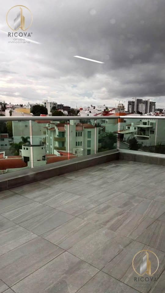 Office for Sale with a Private Terrace in Milenio III