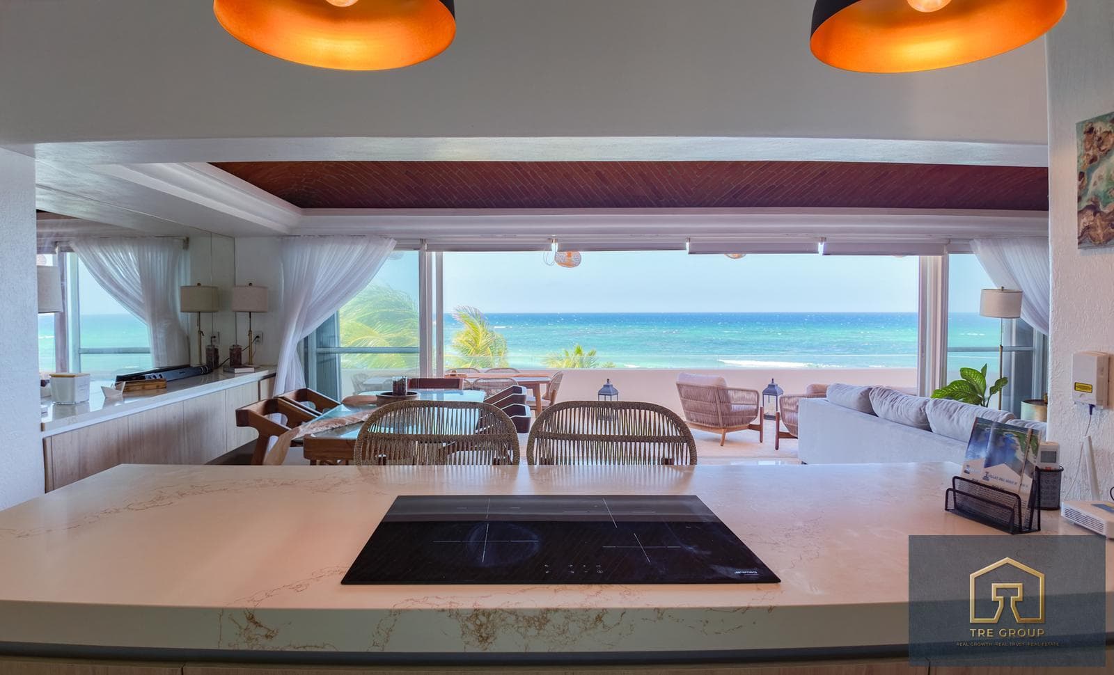 Spectacular 3-bedroom oceanfront penthouse