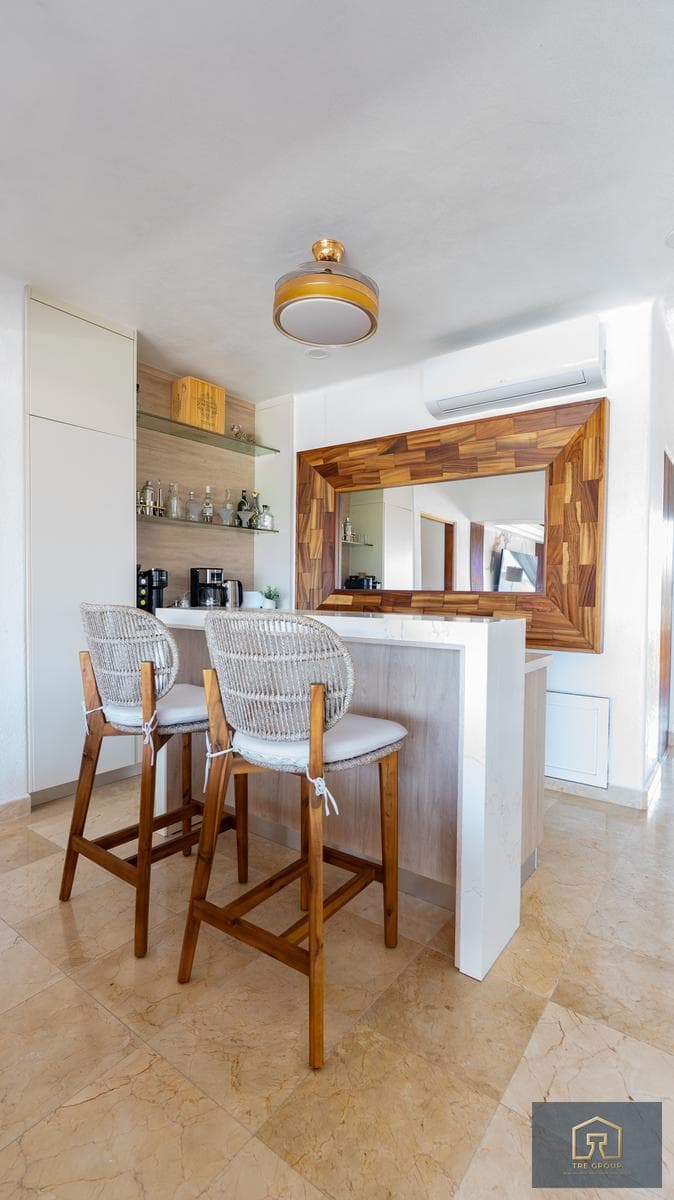 Spectacular 3-bedroom oceanfront penthouse