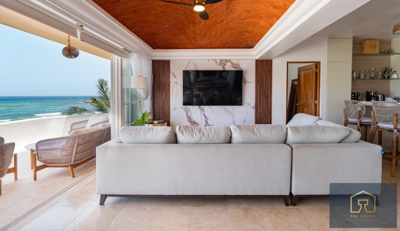 Spectacular 3-bedroom oceanfront penthouse