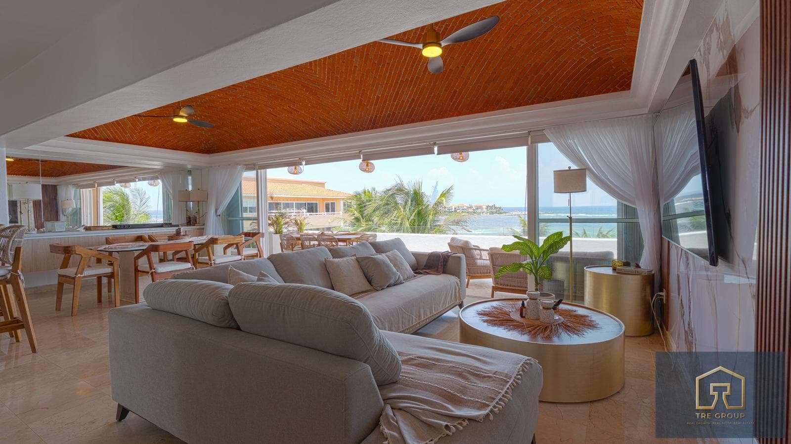 Spectacular 3-bedroom oceanfront penthouse