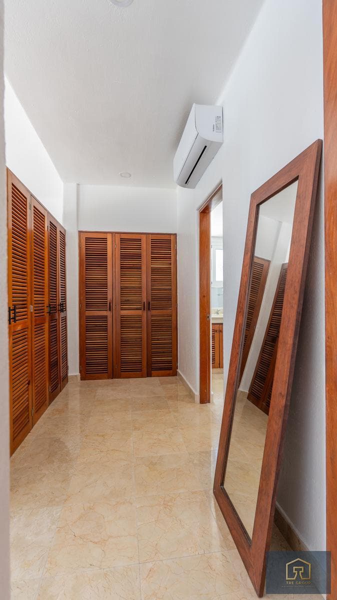 Spectacular 3-bedroom oceanfront penthouse
