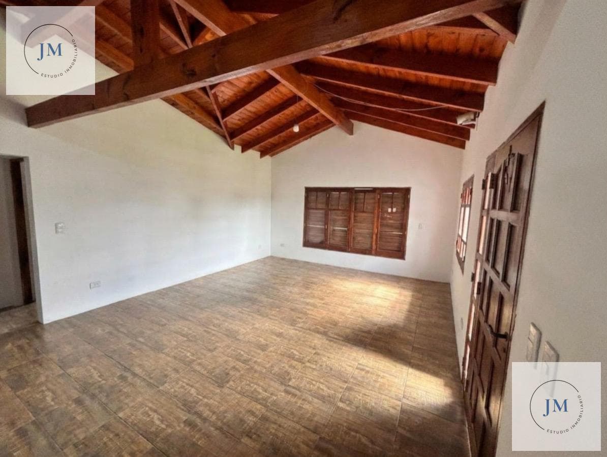 House in Ingeniero Maschwitz, Semi-Gated Neighborhood