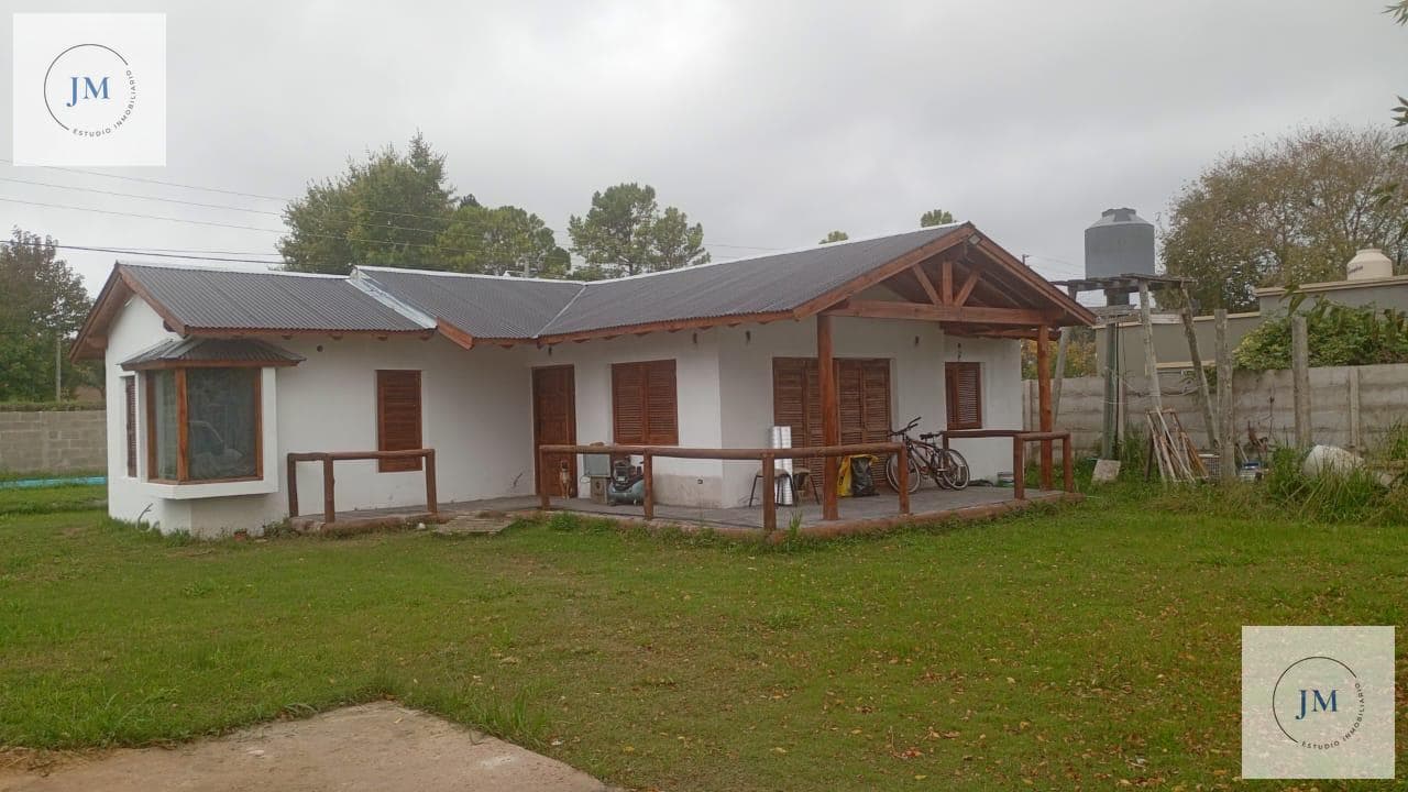 House in Ingeniero Maschwitz, Semi-Gated Neighborhood