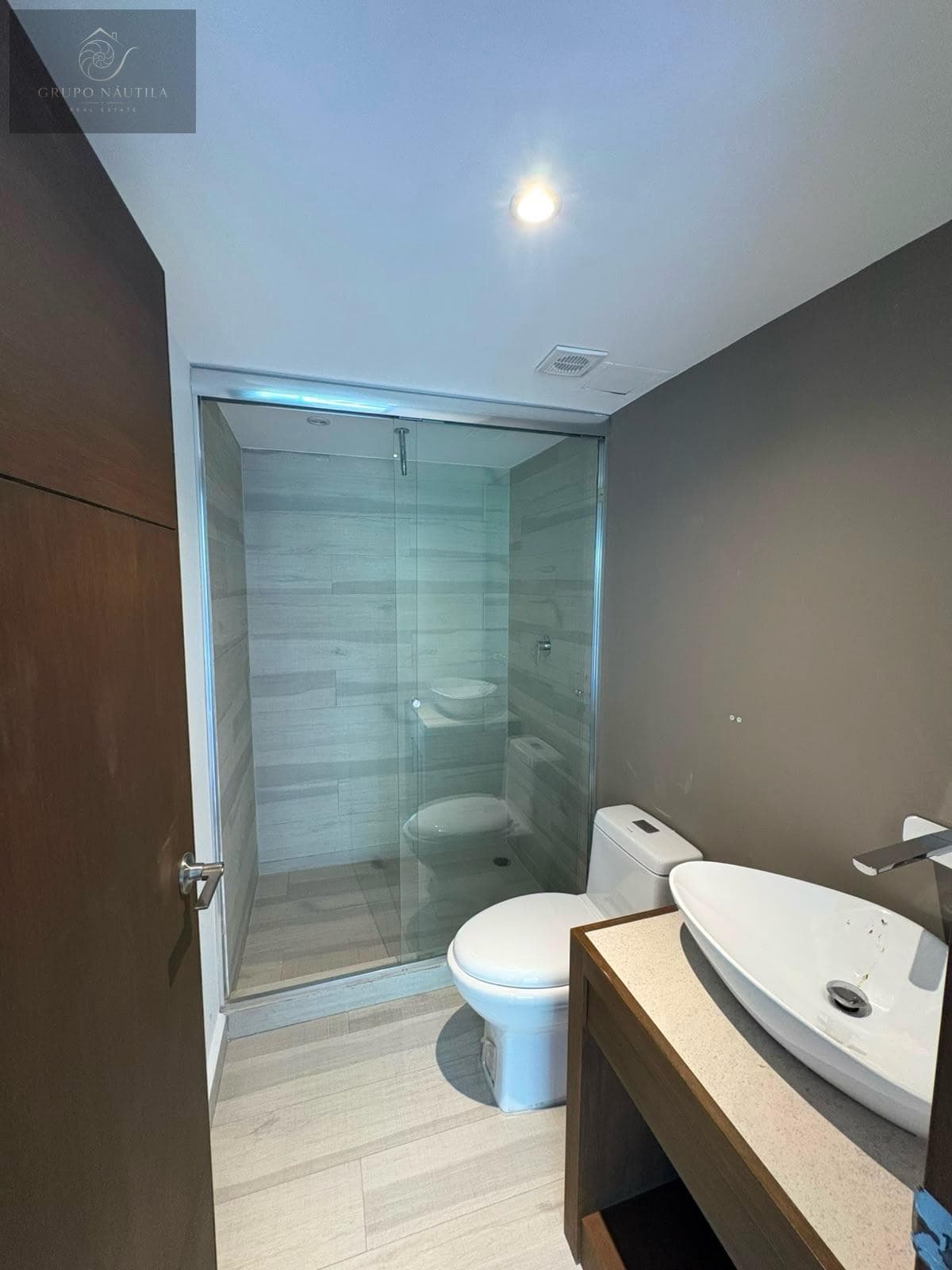 Apartment - Del Valle