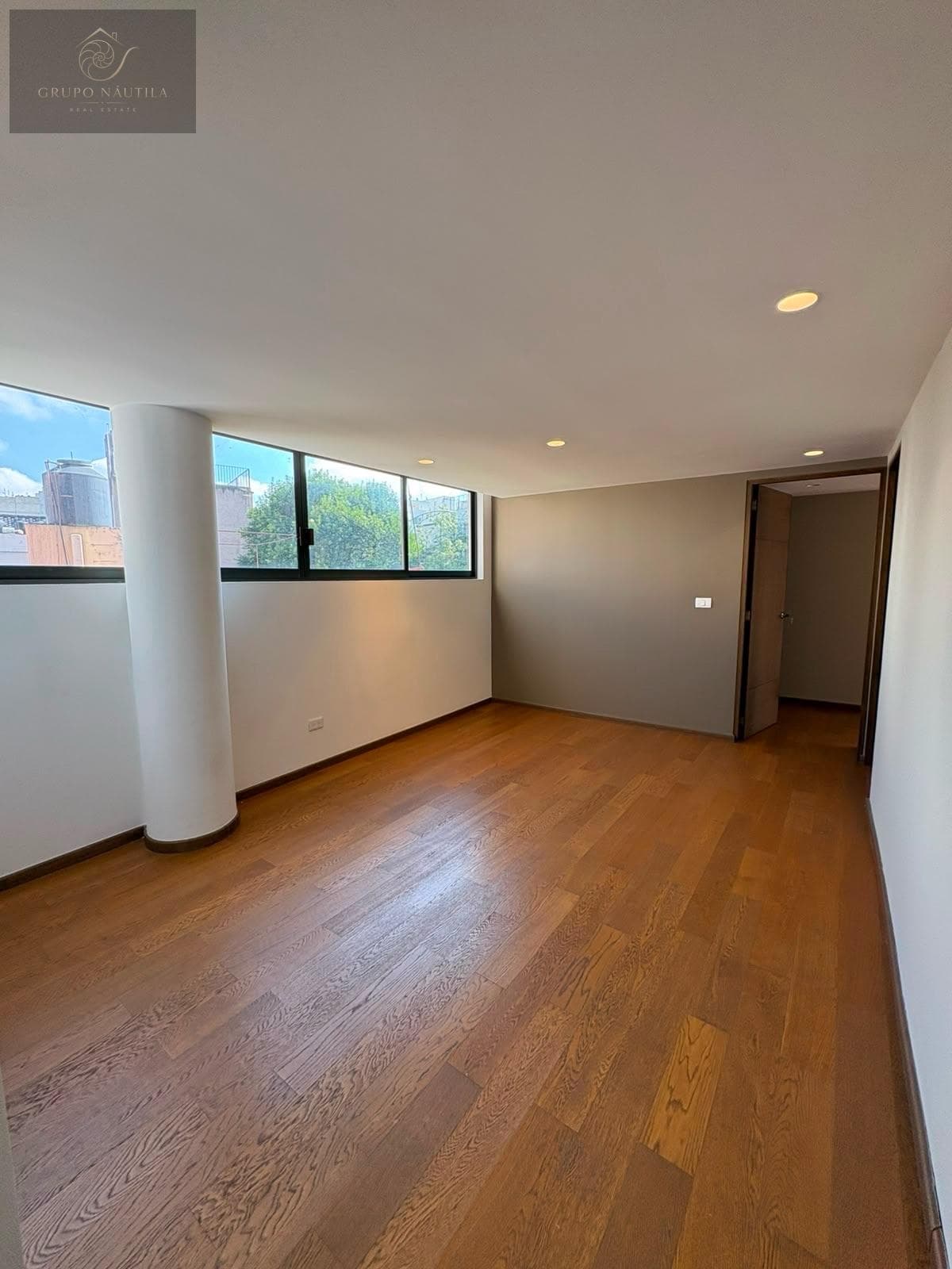Apartment - Del Valle