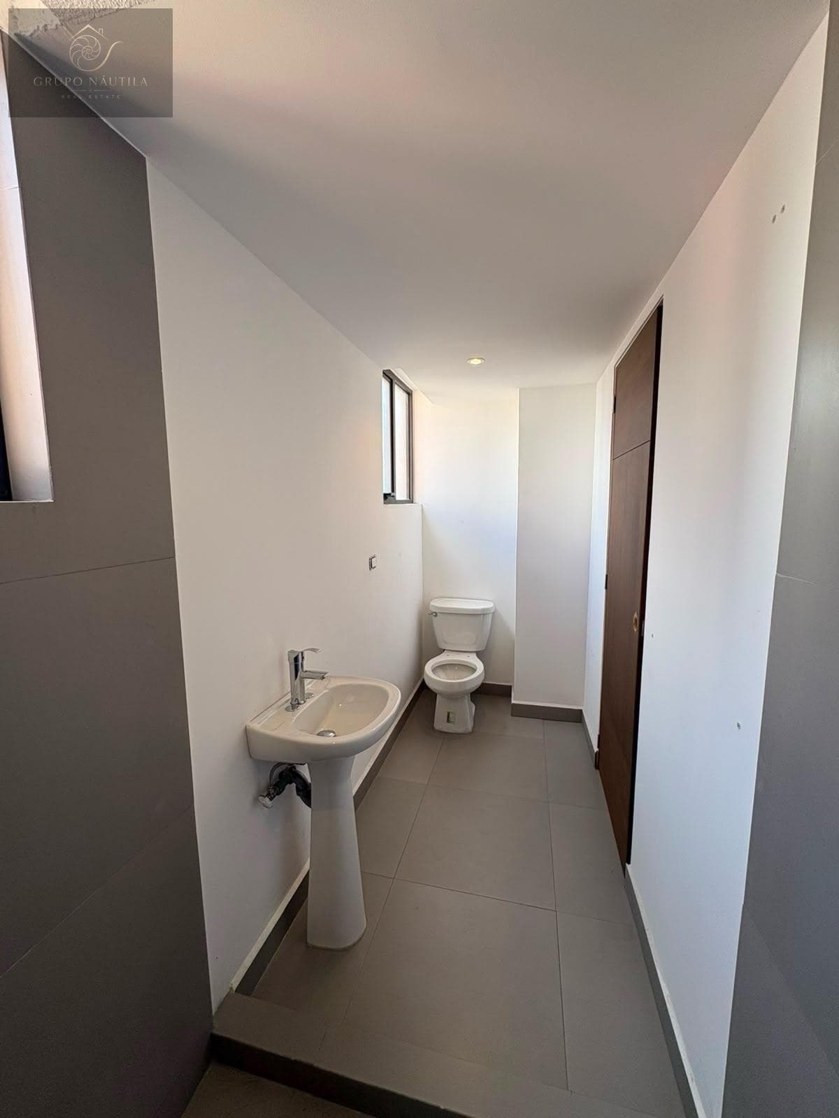 Apartment - Del Valle