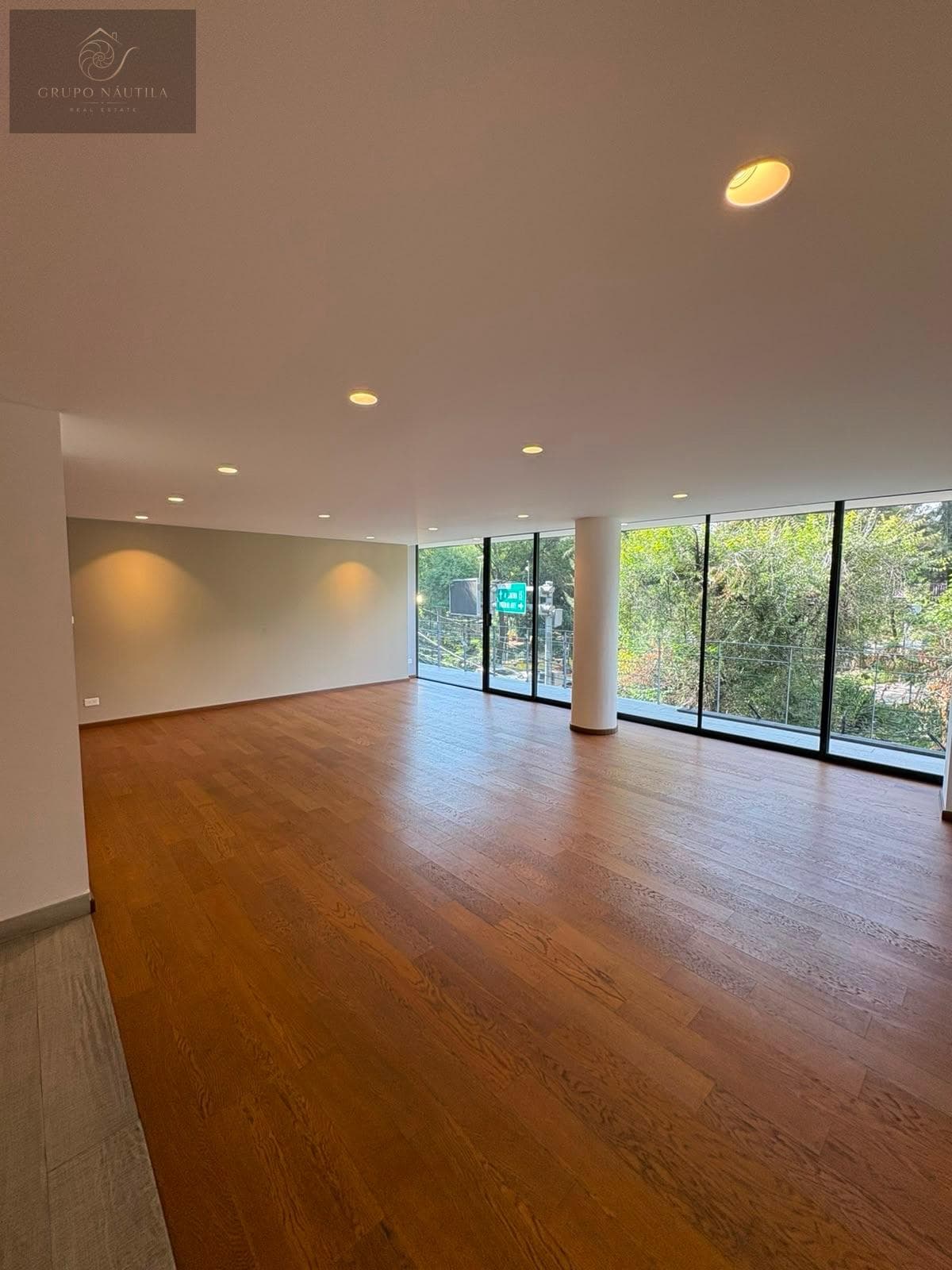 Apartment - Del Valle