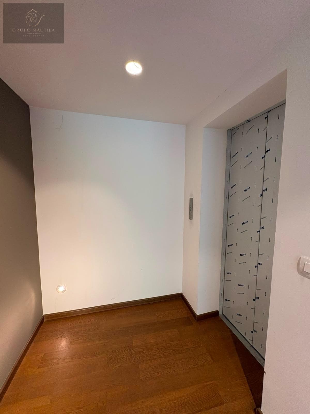 Apartment - Del Valle