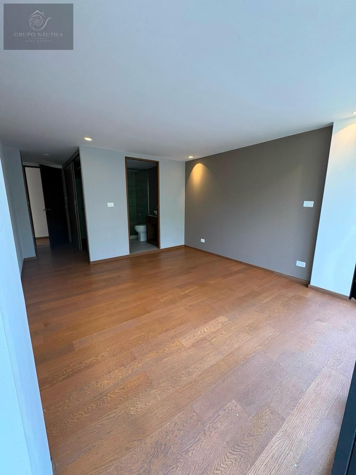 Apartment - Del Valle